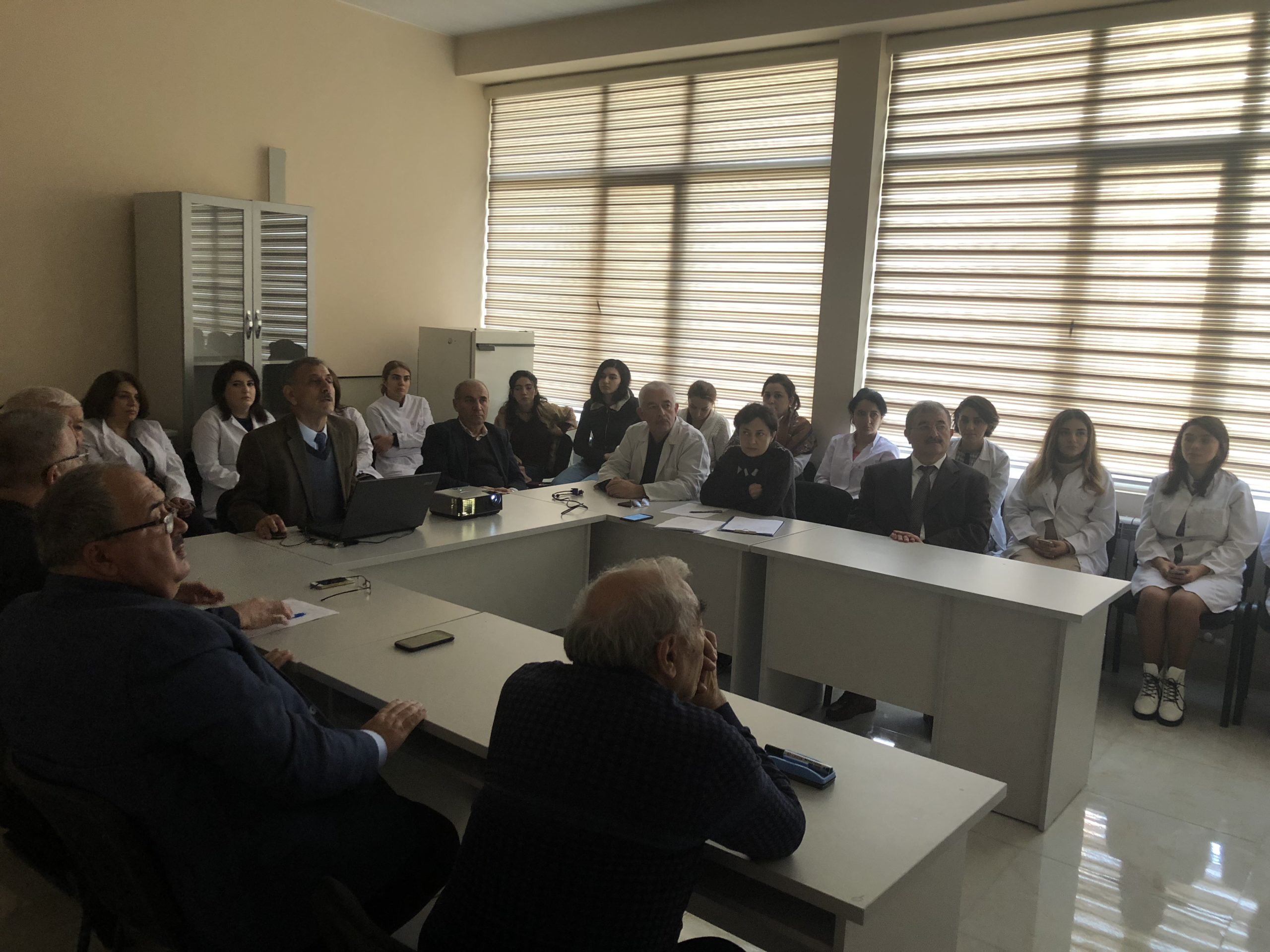 A reporting session on scientific and scientific-organizational activities of the Institute of Biophysics was held
