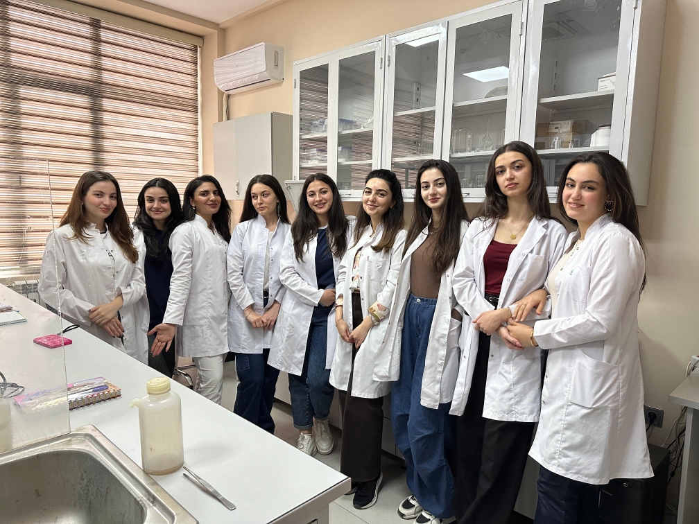 Volunteer students did internships at the Institute of Biophysics
