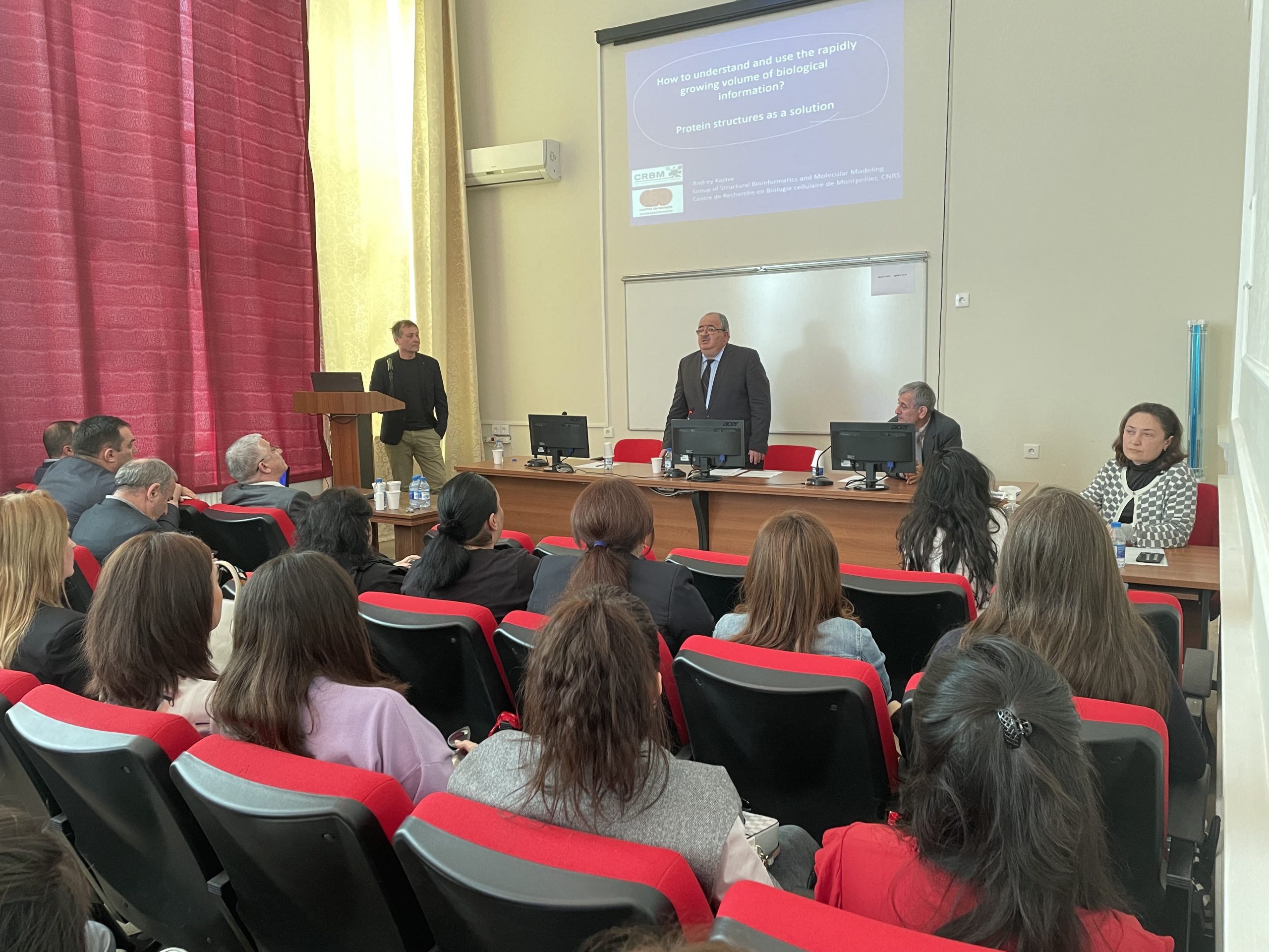 Biofizika İnstitutunun təşkilatçılığı ilə onkoloji və neyrodegenerativ xəstəliklərə həsr olunan ümumrespublika elmi seminarı keçirilib